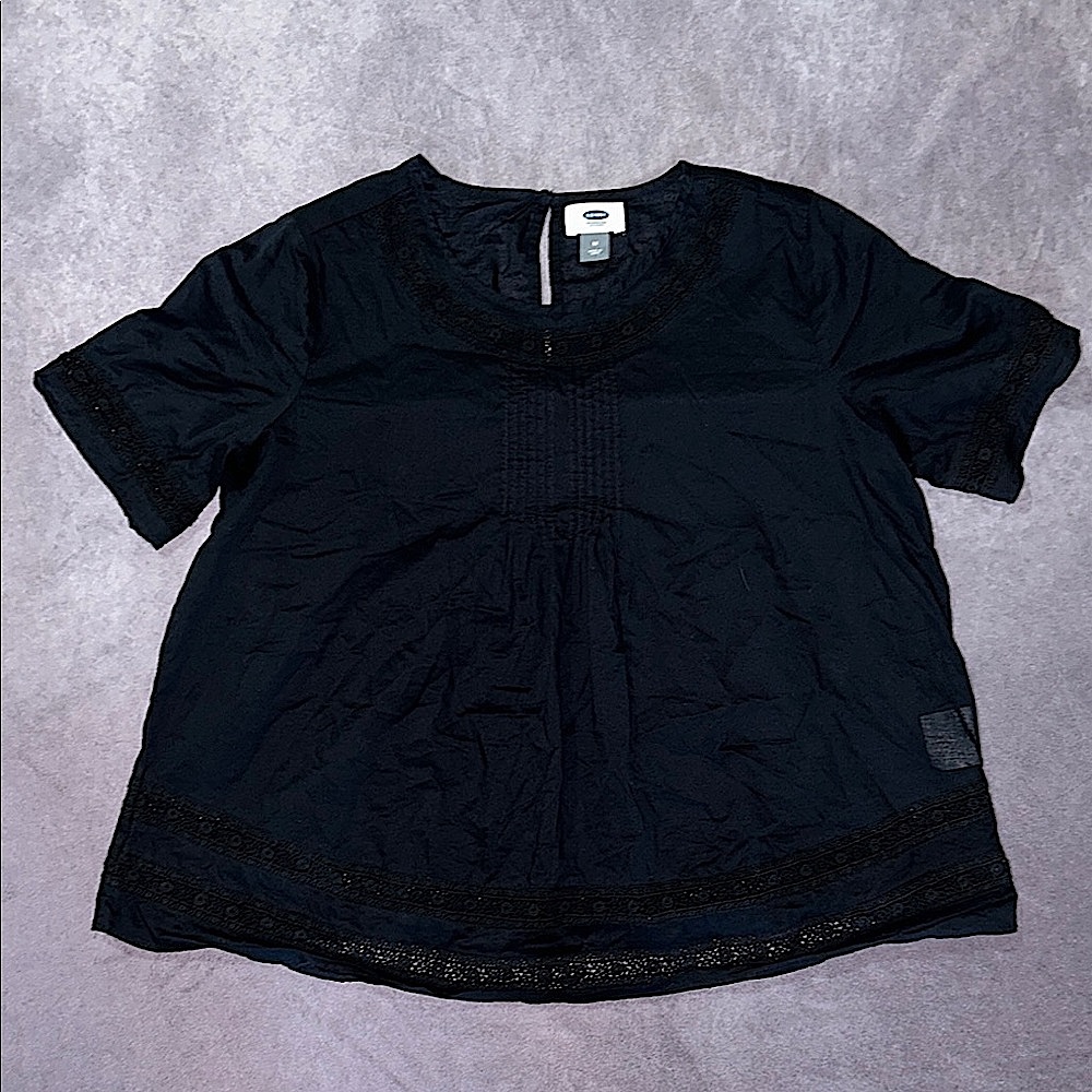 OLD NAVY Lace Trim Pleated Top